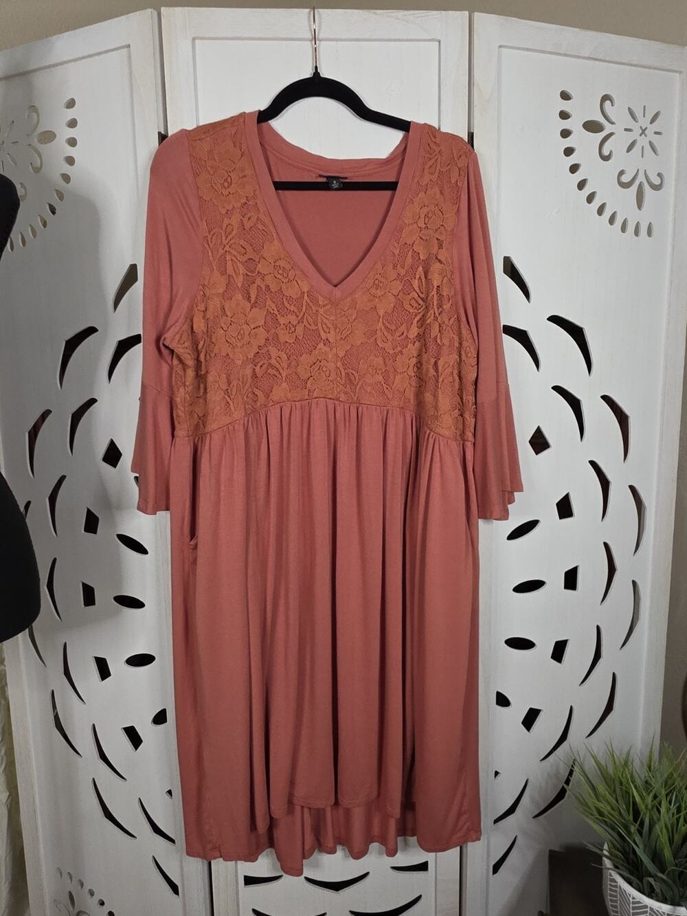 Torrid Super Soft Hi-Low Skater Dress Bell Sleeves Floral Lace with Pockets SZ 2